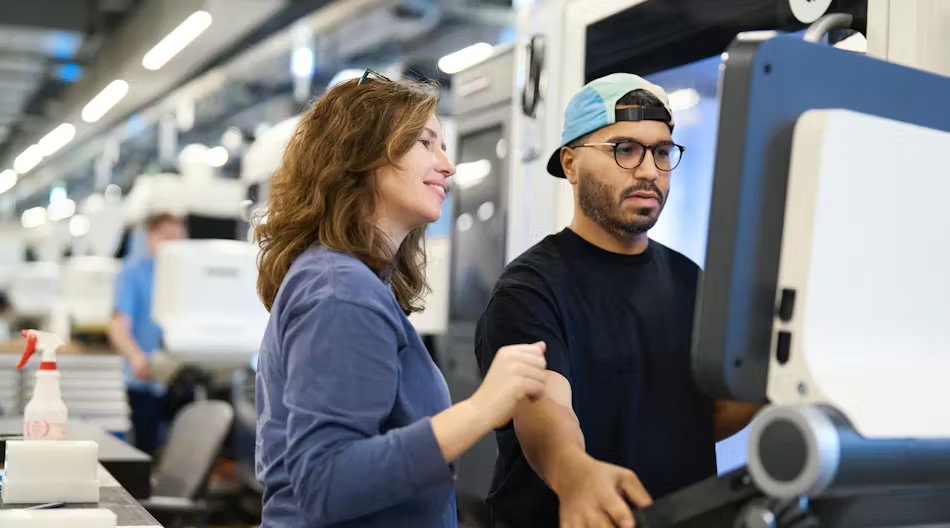 Apple is ready to invest in US manufacturing, clearing the way for jobs in Texas.